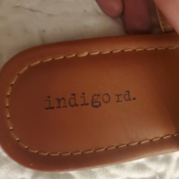Sandals - Picture 2 of 4